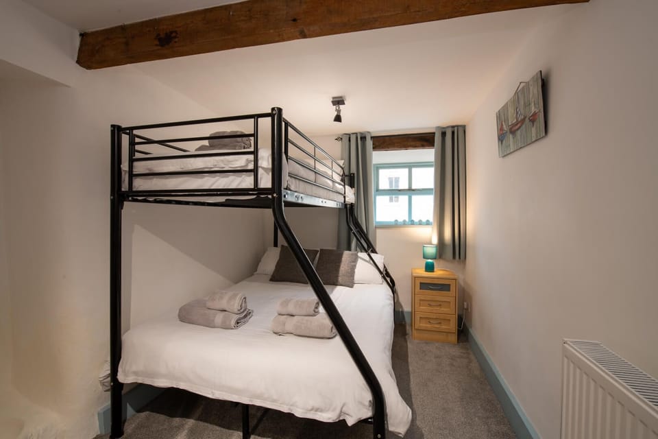 Hill Top  bunk room