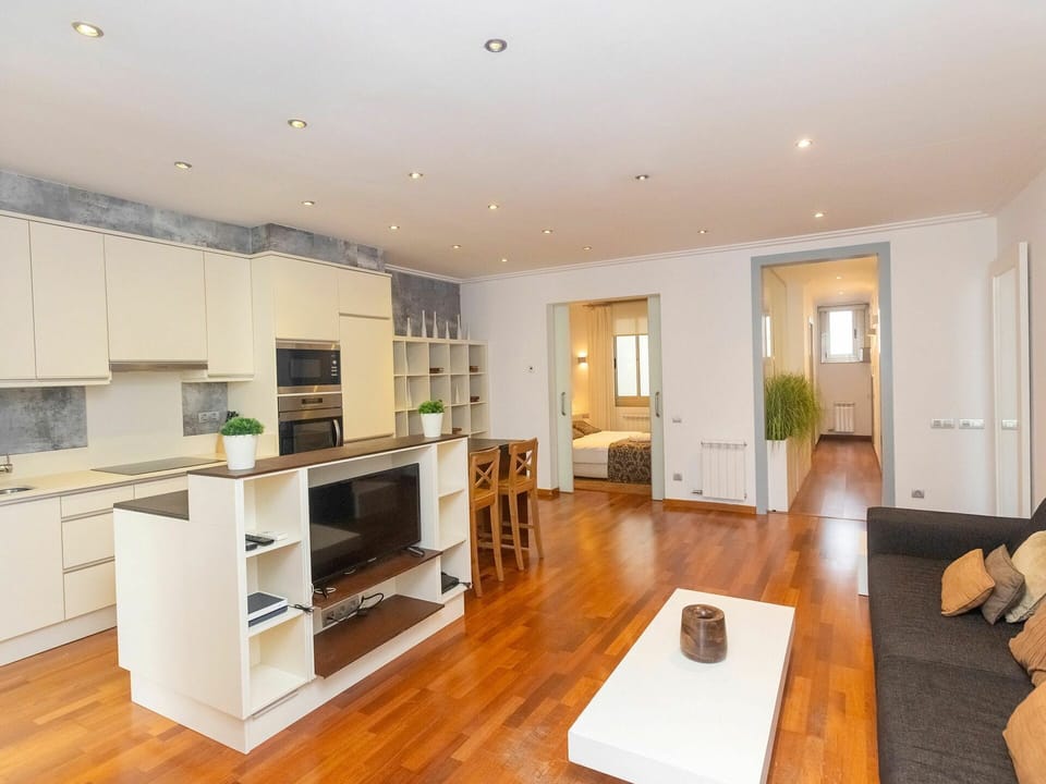 Room, Property, Furniture, Interior Design, Building, Living Room, House, Wood Flooring, Ceiling, Real Estate