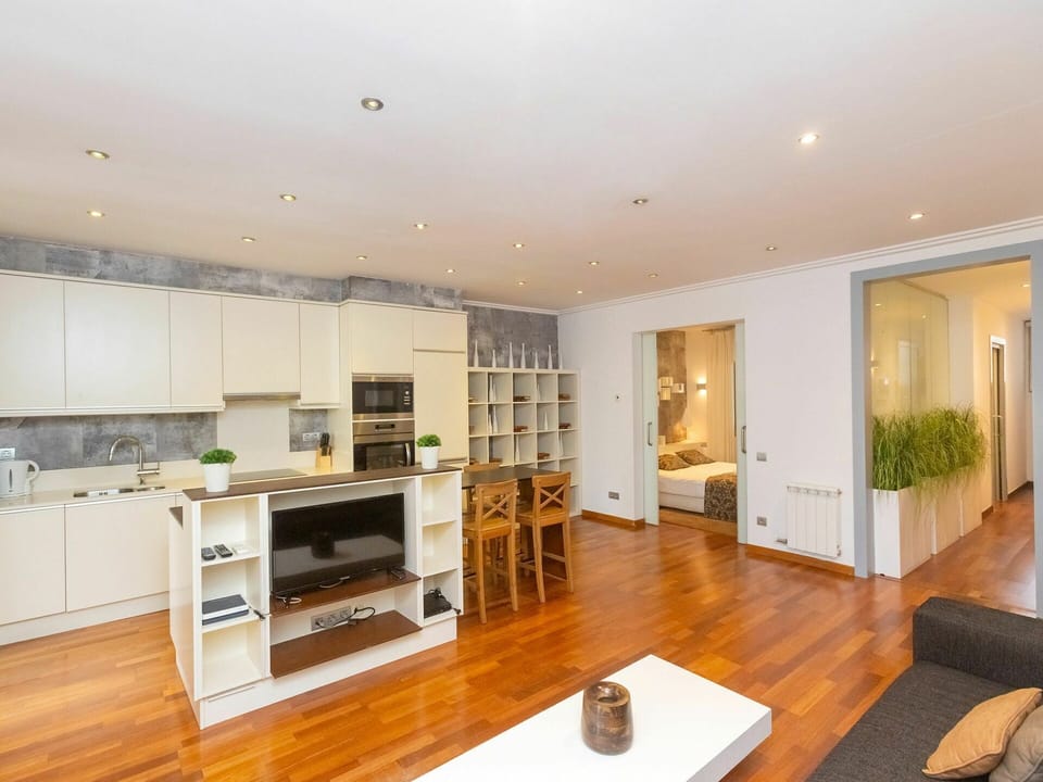 Room, Property, Interior Design, Wood Flooring, Living Room, Furniture, Real Estate, Building, Hardwood, House