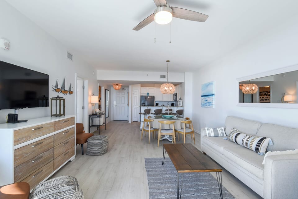 The Palms of Destin 11108- Living Area