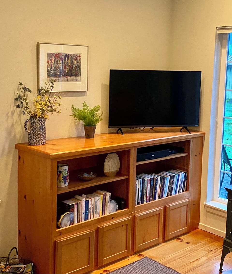 New 47” Smart TV plus plenty of books available for all your reading pleasures!