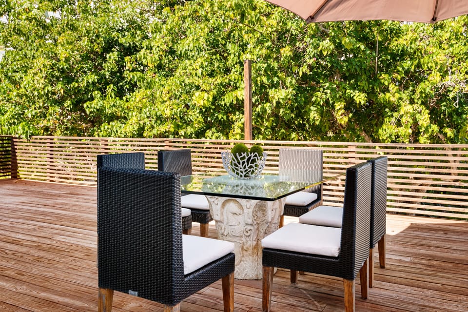 Enjoy dinner in the cool breezes of Harbour House