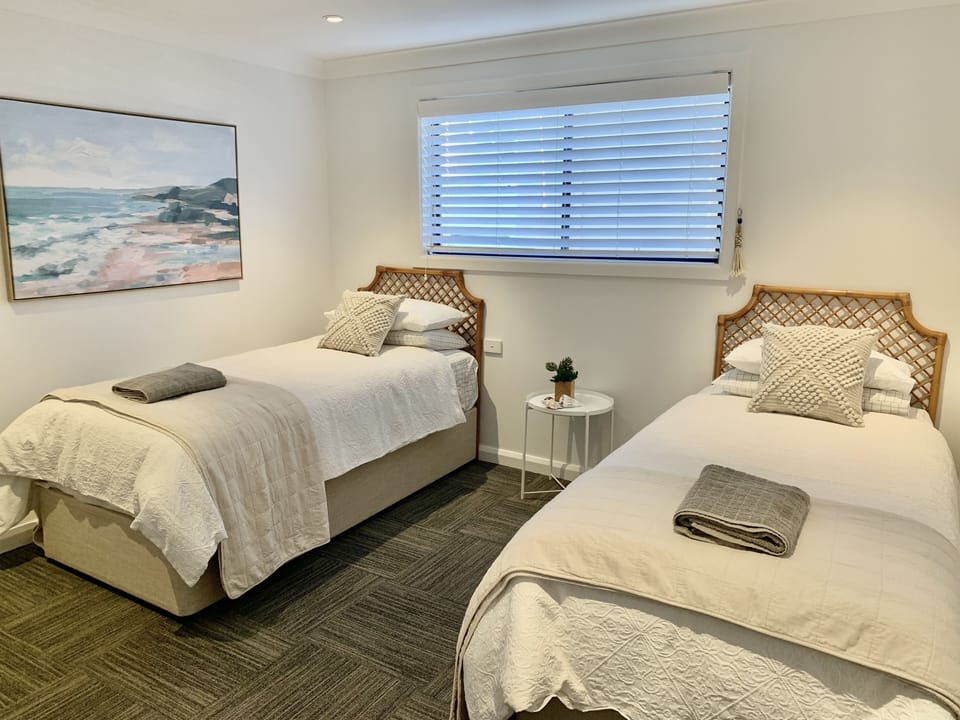 Twin king sngle bedroom 4 (alternative configuration 1 king bed)