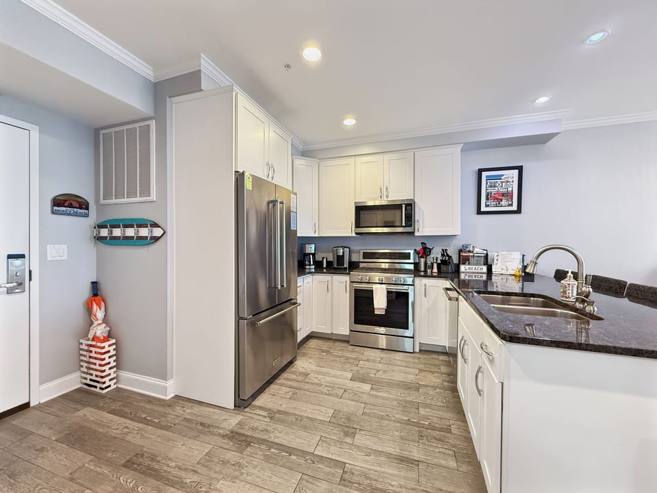 DeweyBeach LuxuryPenthouse Kitchen