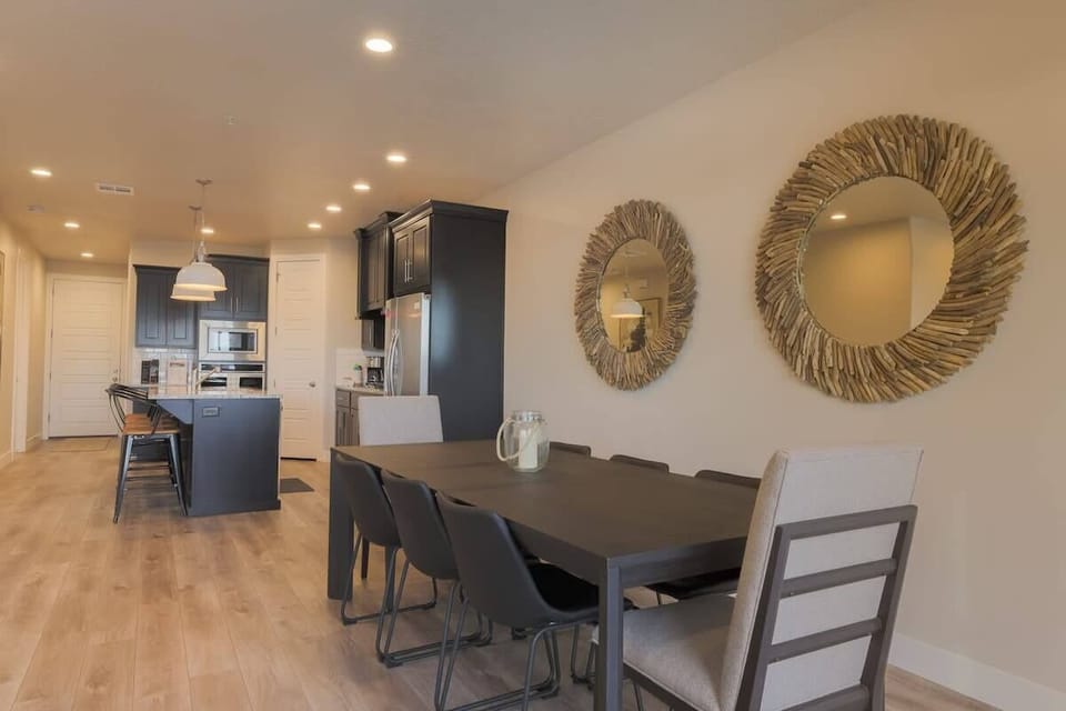 Dining Area (Ground Floor)