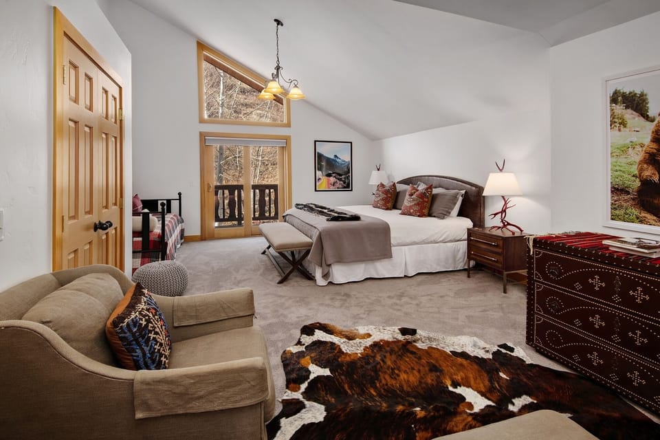 Duplex, 4 Bedrooms | 4 bedrooms, iron/ironing board, WiFi (free)