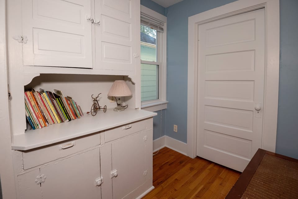 5th bedroom with trundle bed