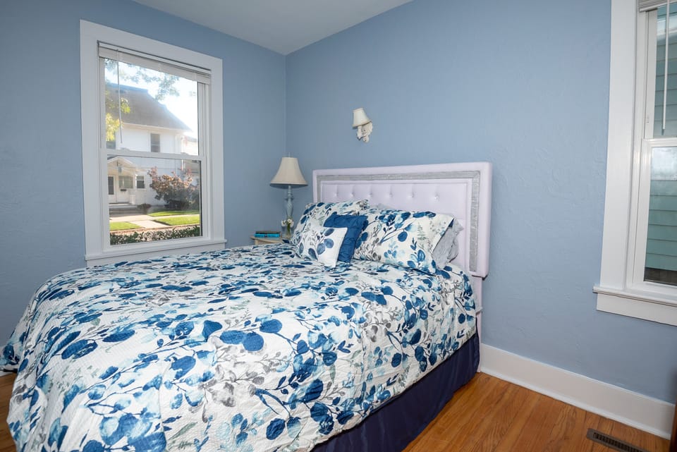 1st bedroom located on the main level - Queen bed