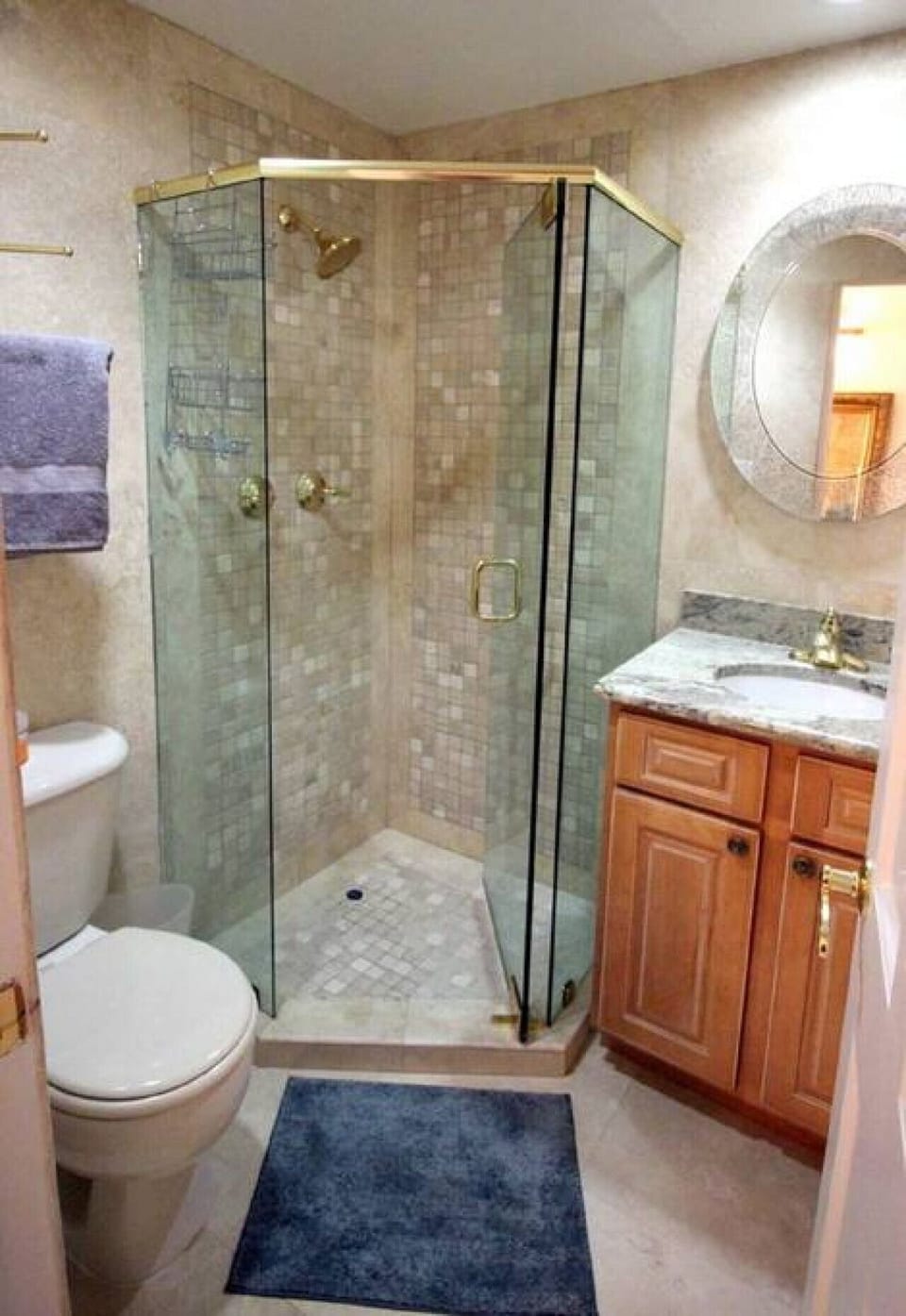 Hallway Full Bath