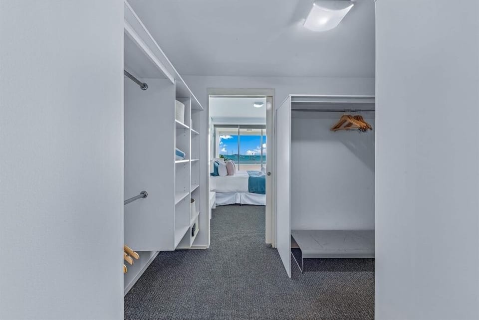 apartment-26-2-bedroom-superior-waterfront-15-2000x1337