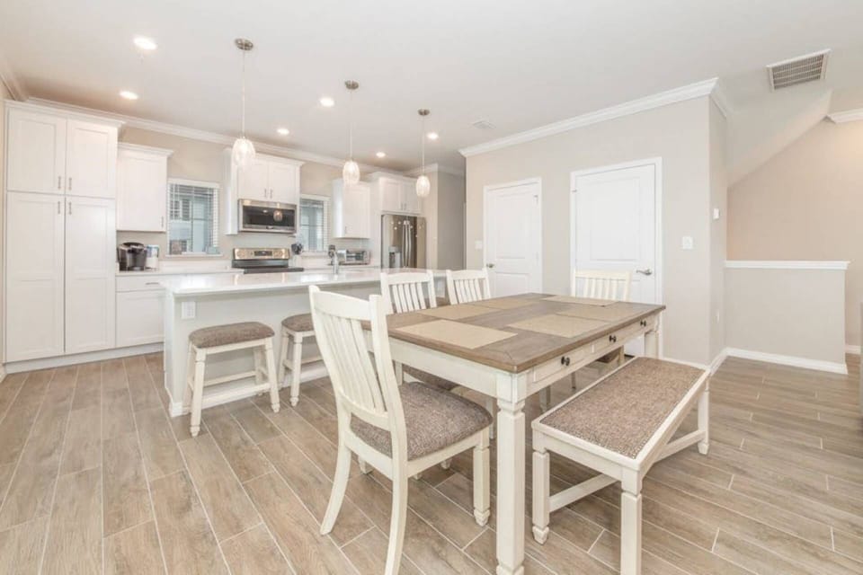 Plenty of space for a family meal