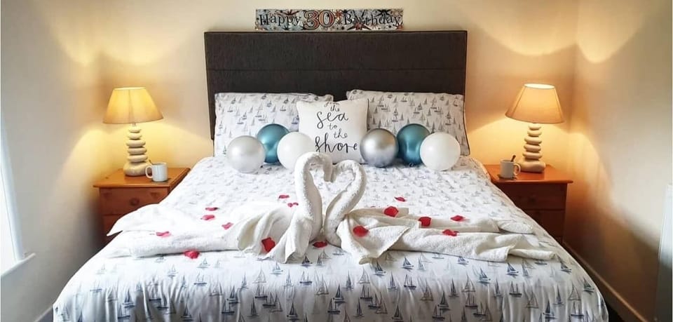 Family Triple Room | Individually decorated, individually furnished, desk, laptop workspace