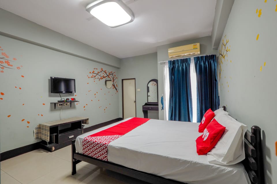 Deluxe Double Room | Minibar, desk, free WiFi, bed sheets