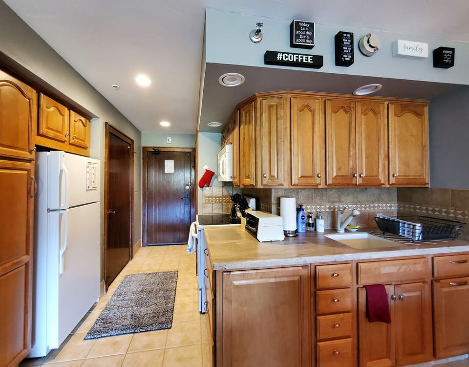 Full Kitchen