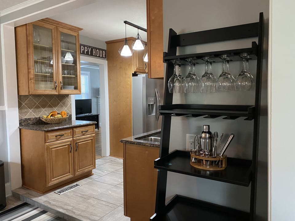 Bar/Kitchen