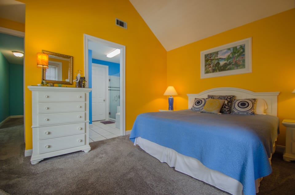 Master Bedroom Main House:King Bed, Private Bathroom, private Door to pool/patio