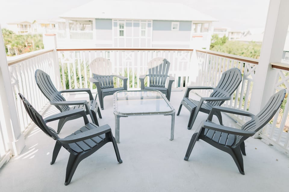 3rd Floor Balcony Facing West 