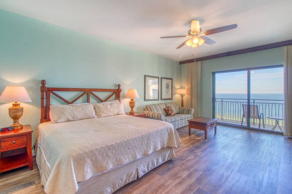 Huge & Comfortable King size bed!