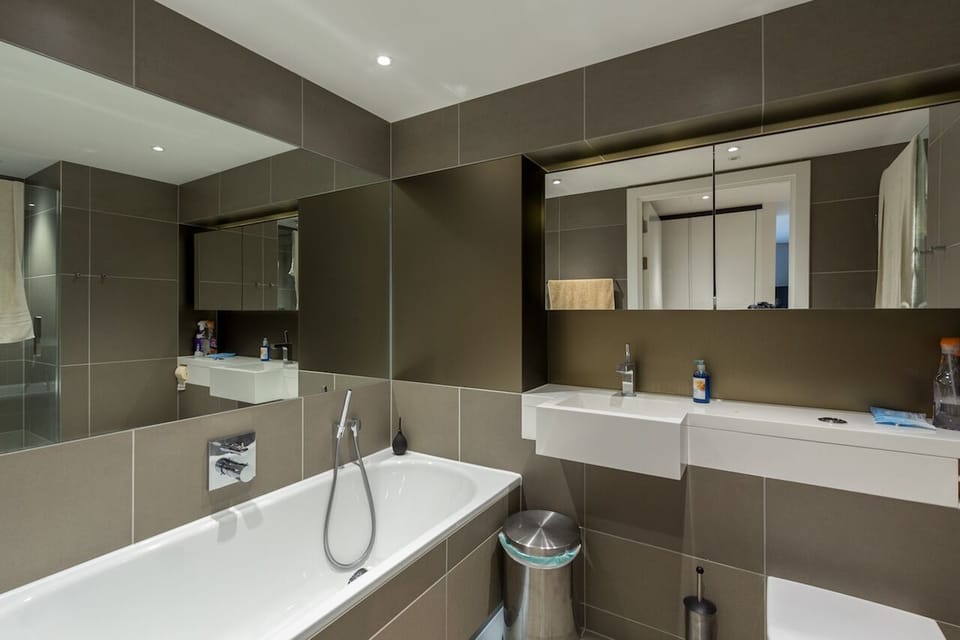 Stylish 2 Bed Flats Near US Embassy Apartment in London