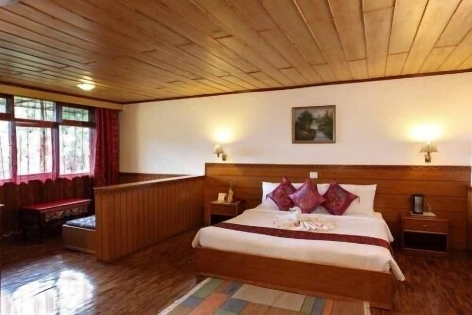 Minibar, in-room safe, desk, rollaway beds (surcharge)