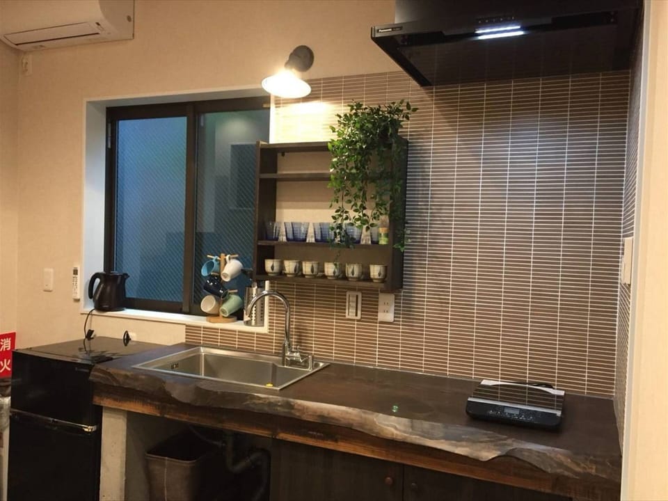 Private Vacation Home | Private kitchen | Full-size fridge, microwave, stovetop, rice cooker