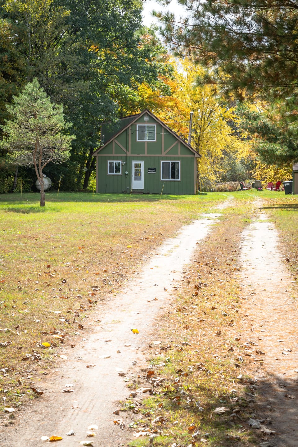 Driveway view of the cottage