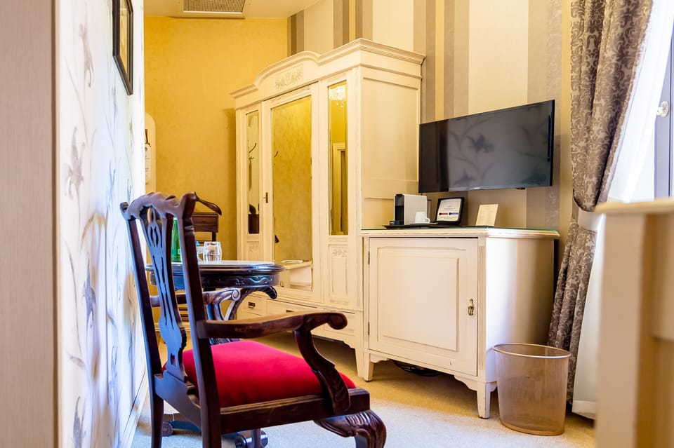 Economy Single Room | Egyptian cotton sheets, premium bedding, minibar, in-room safe