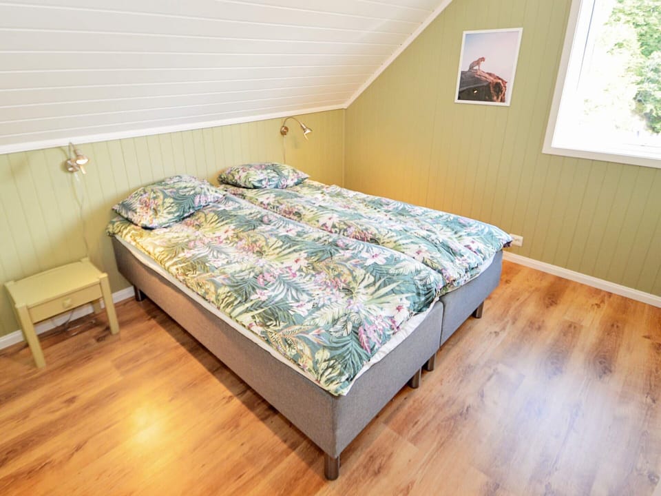 6 Person Holiday Home in Eydehavn House in Norway