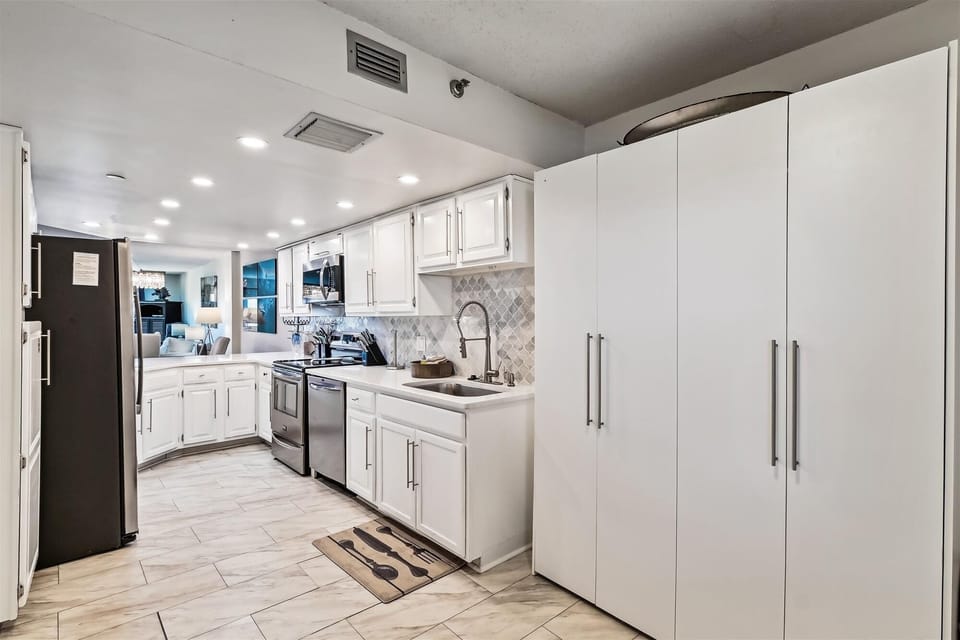 Condo, 2 Bedrooms | Private kitchen | Coffee/tea maker, fridge, oven, toaster