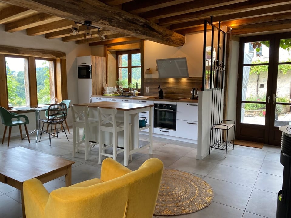 Luxury Cottage, Ensuite (Doux Refuge) | Private kitchen