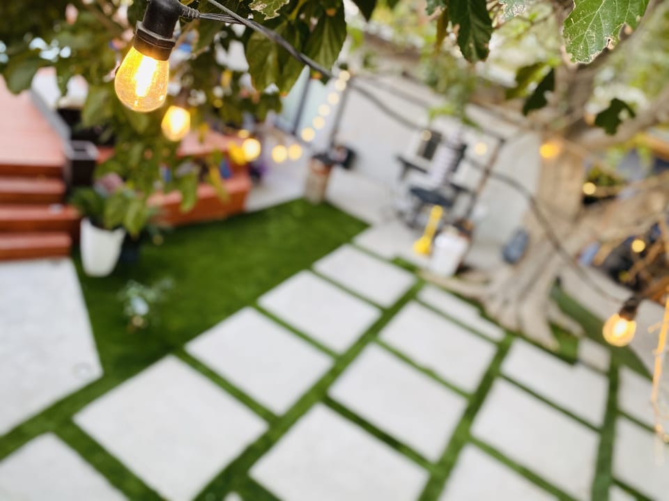Unit 6 balcony overlook backyard 