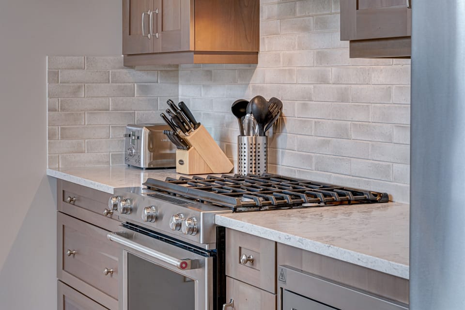 Natural Gas Stove and Oven