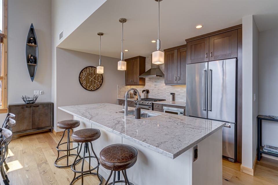 Breakfast Bar - seating for 3