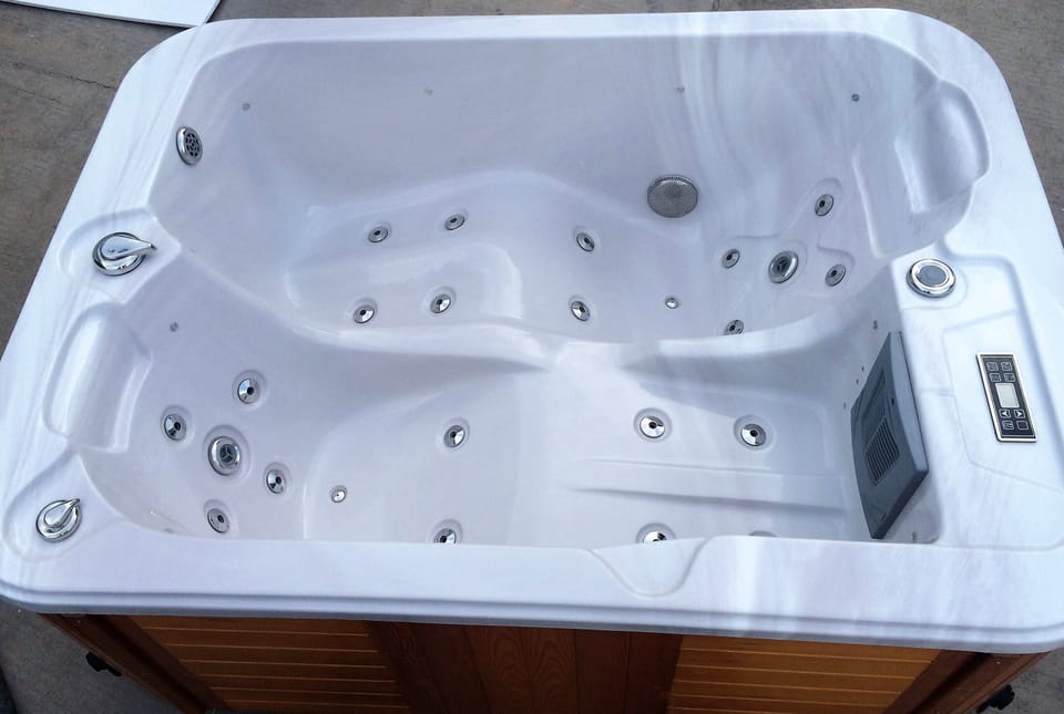 Studio Suite, Bathtub | Jetted tub
