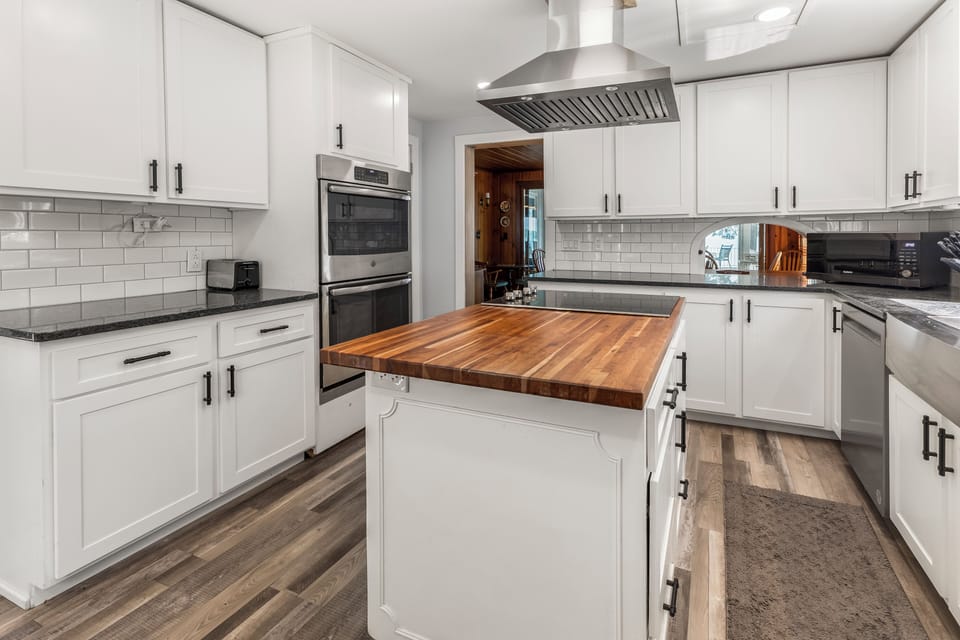 Brand new, fully stocked kitchen