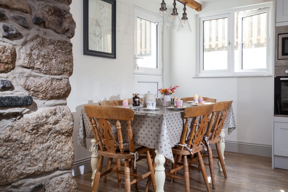 Trevarrow Cottage, Coverack. Ground floor: Dining room with seating for six