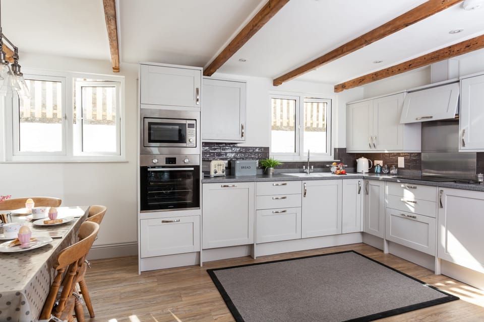 Ground floor: Well equipped kitchen with dishwasher