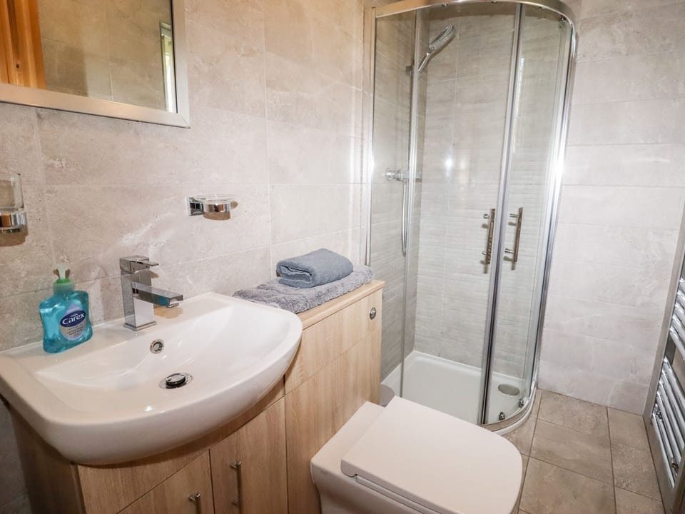Watersview Lodge Cottage in Staffordshire Moorlands District
