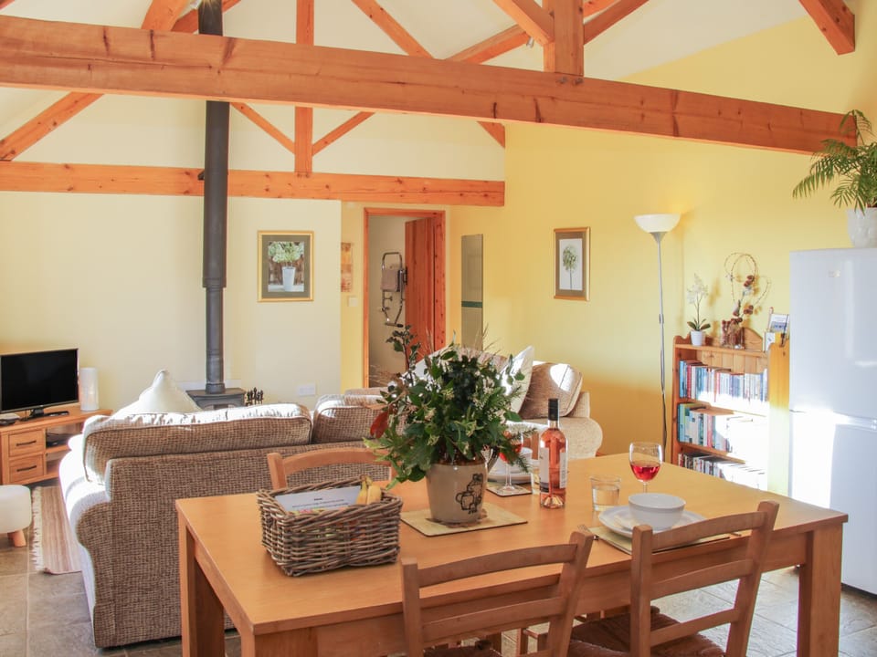 Cottage | Living room | Fireplace