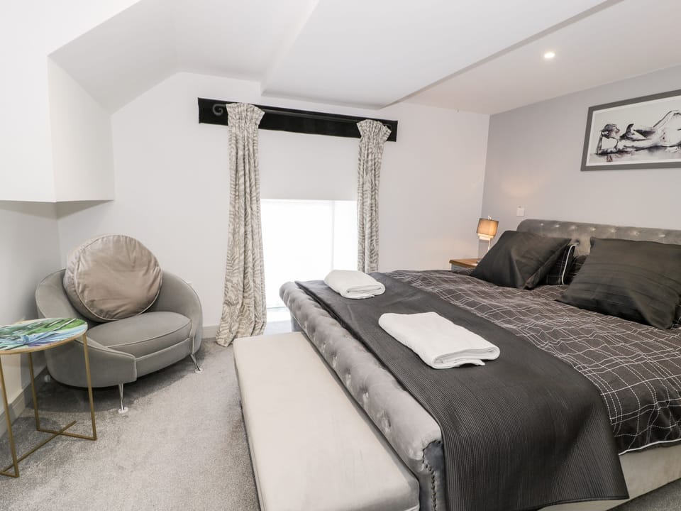 Capel Mawr, Basement 19 Cottage in Wales