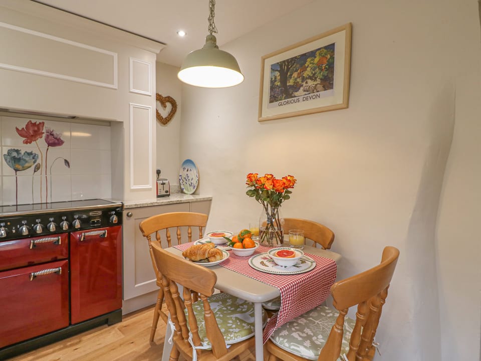 Cottage | Private kitchen | Fridge, dishwasher, electric kettle, cookware/dishes/utensils