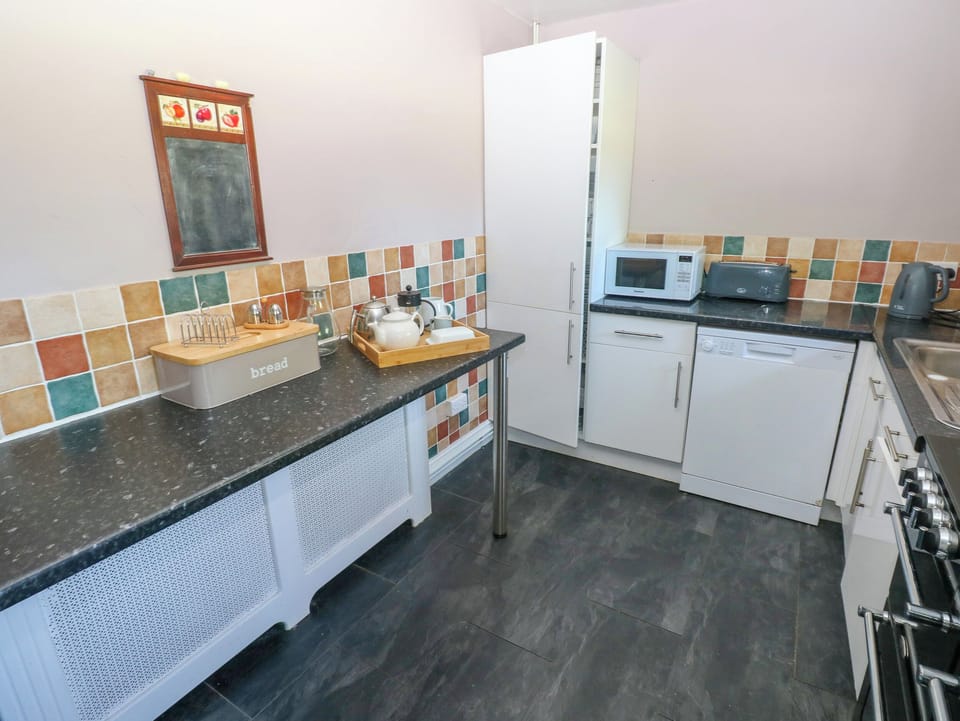 Fridge, dishwasher, cookware/dishes/utensils