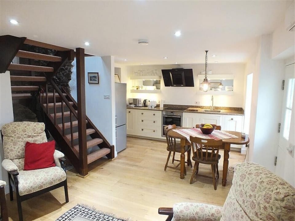 Cottage | Living room | DVD player