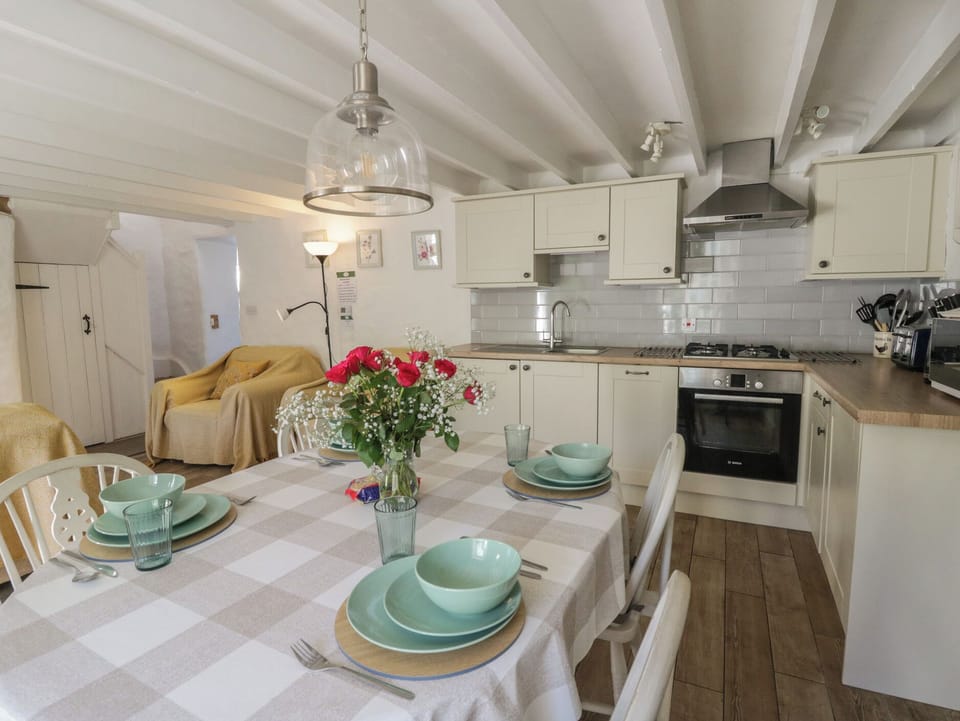 Cottage | Interior