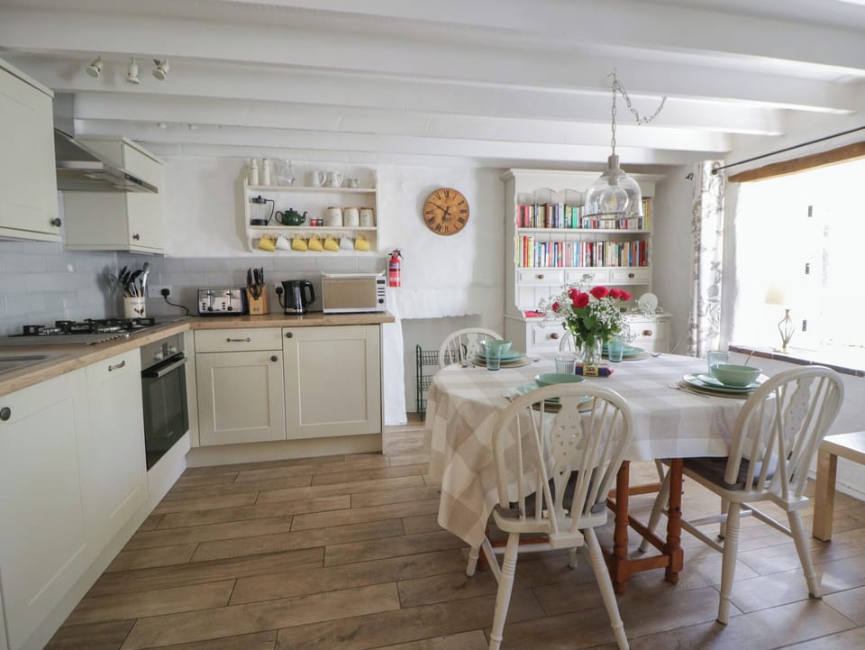 Cottage | Interior