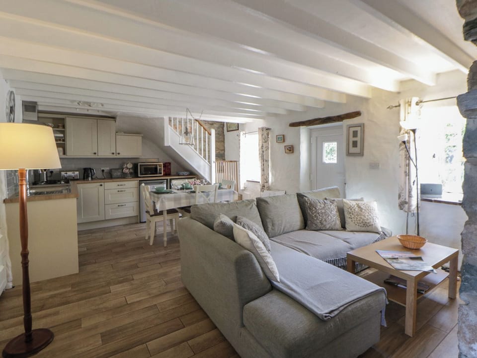 Cottage | Living area