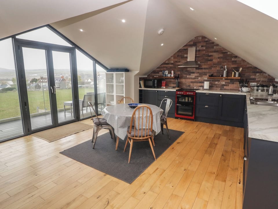 Fridge, dishwasher, cookware/dishes/utensils