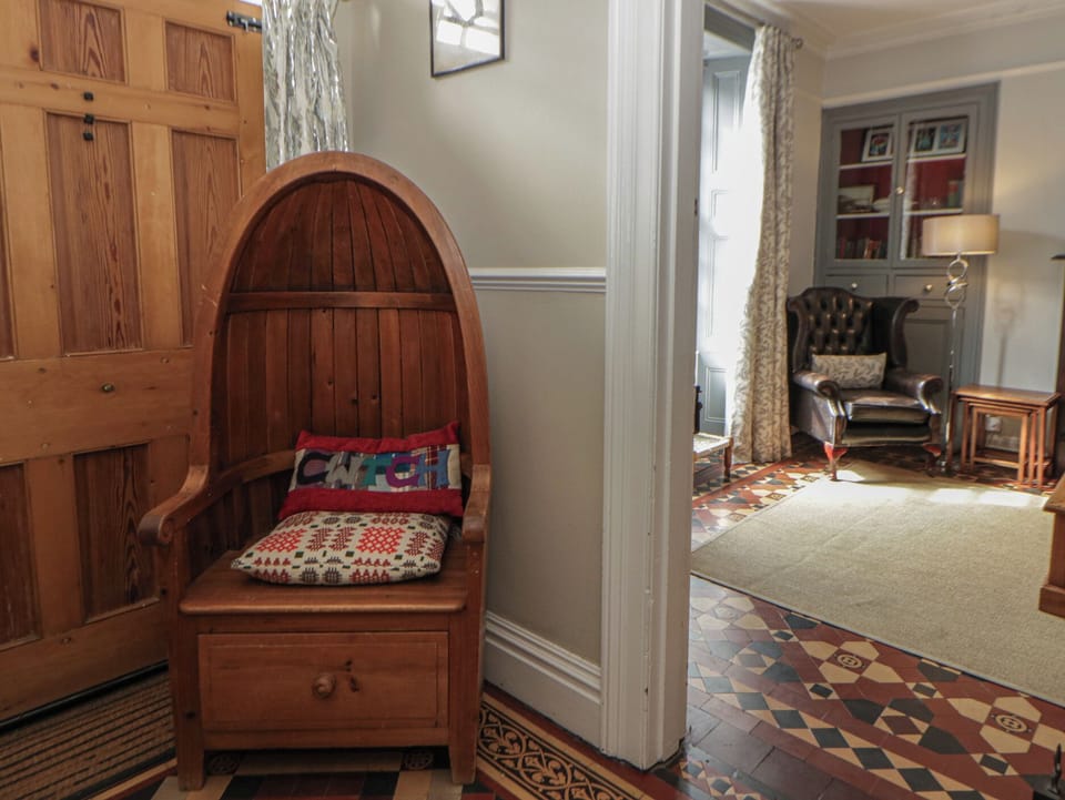 Cottage | Interior