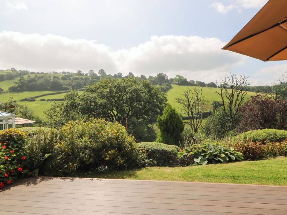 Cottage | Property grounds