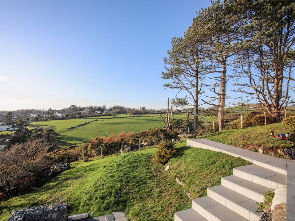 Cottage | Property grounds